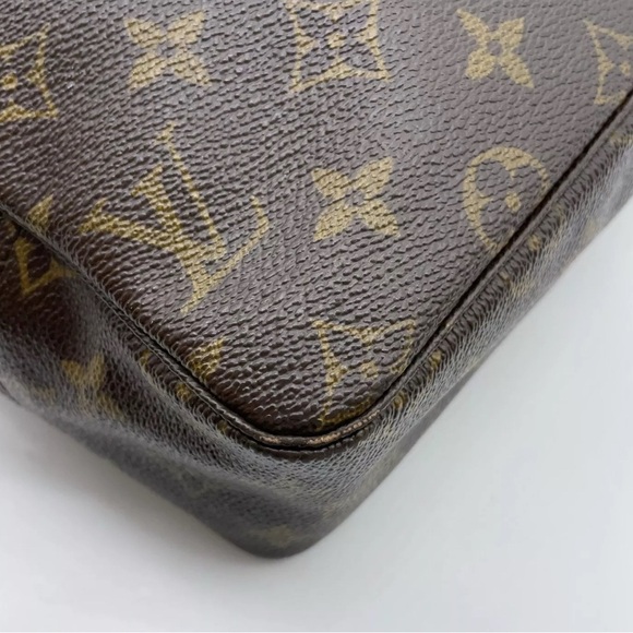 Authentic Louis Vuitton Monogram Trousse Toilette 28 Pouch - Picture 8 of 16